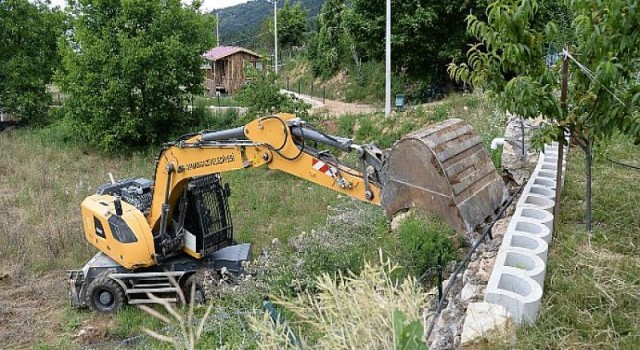 Uludağ eteklerinde kaçak yapı operasyonu