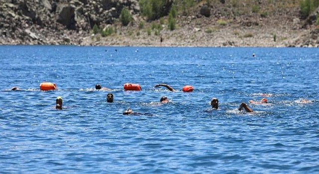 1. Van Denizi Yüzme Festivali Nemrut Krater Gölü Etabıyla Sona Erdi