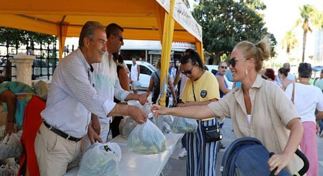 Didim Belediyesi’nin Yetiştirdiği Ürünler Vatandaşlara Dağıtıldı