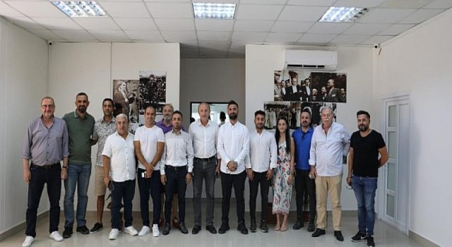 Didim Belediyespor Kulübü Başkanı Murat Küçüker ve yönetim kurulu üyeleri, Didim Belediye Başkanı Ahmet Deniz Atabay’ı ziyaret etti.