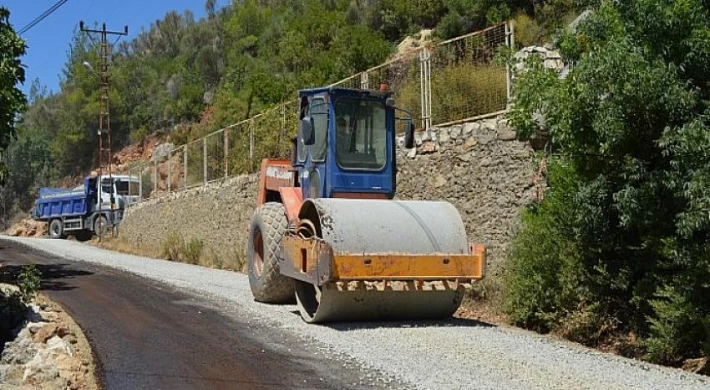 Gündoğmuş Güneycik yolu sathi asfaltla kaplanıyor