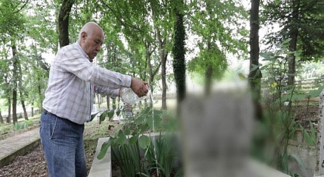 Kocaeli Büyükşehir Belediyesi, Remzi Amca’yı Evinden Alarak Mezarlığa Götürdü