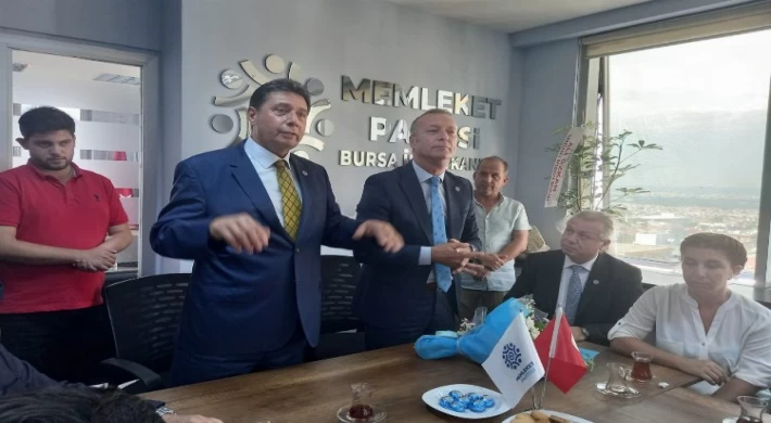 Bursa’da Memleket Partisi’nde ’olağanüstü’ devir teslim