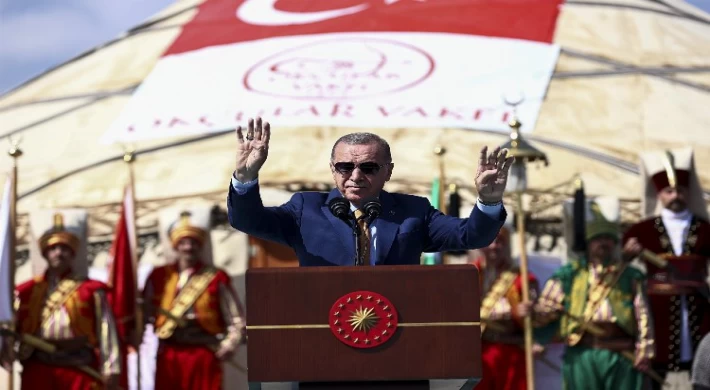 Cumhurbaşkanı Erdoğan Ahlat’tan seslendi