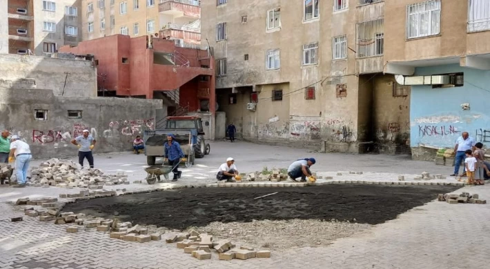 Diyarbakır Bağlar’da dar sokaklar genişletiliyor