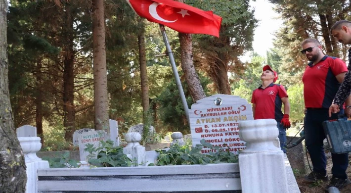 İzmitli şehidin kabri yenilendi