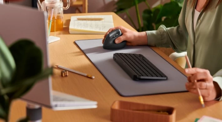 Konforundan ödün vermeyenlerin tercihi Logitech Lift Vertical Ergonomik Kablosuz Mouse Türkiye’de satışa sunuldu