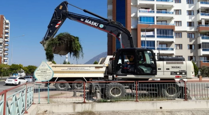 Manisa Yunusemre’de dere temizlik çalışması