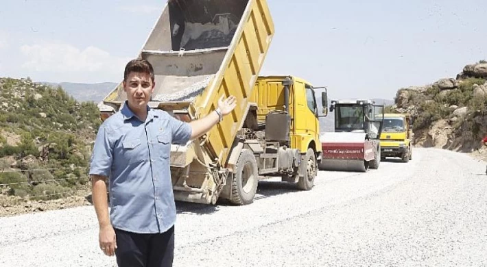 Tekeler Mahallesi Muhtarı Ersin Erçetin mahallesinin gelişmeye devam ettiğini söyledi: Mahallem Aydın Büyükşehir Belediyesi’nden İlçe Gibi Hizmet Alıyor