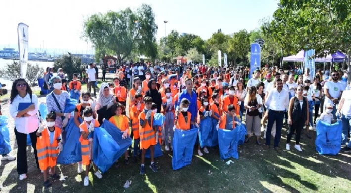 Çevre gönüllüleri İnciraltı Kent Ormanı’nda temizlik yaptı