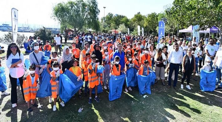 Çevre gönüllüleri İnciraltı Kent Ormanı’nda temizlik yaptı