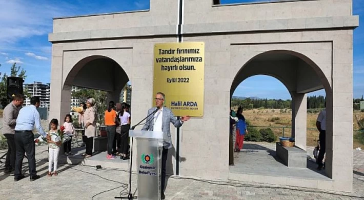 Gaziemir Belediyesi’nden mahalleliye “Tandır Fırını” hizmeti