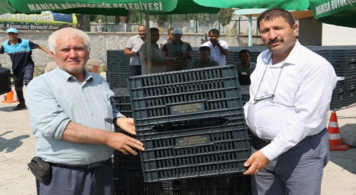 Manisa’da 4 bin 200 zeytin kasası Demircili üreticiye verildi