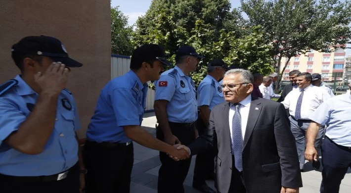 Memduh Büyükkılıç’tan Zabıta’ya kutlama mesajı