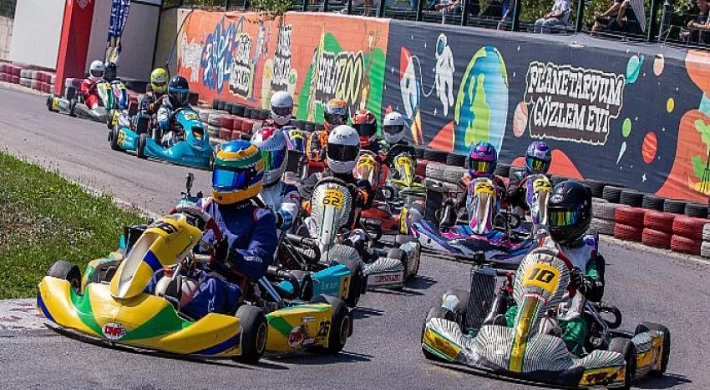 Tuzla’da Karting Mücadelesi Nefes Kesti