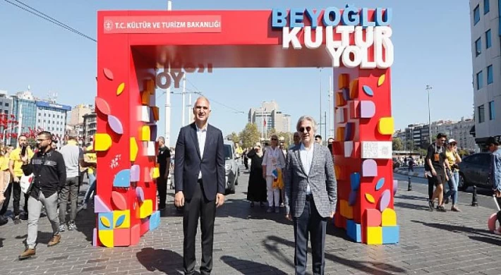 Beyoğlu Kültür Yolu Festivali 2500 fotoğrafçının katıldığı fotomaraton heyecanıyla başladı