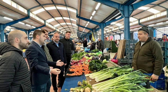 Berker Esen, Silivri'yi mahalle mahalle dolaşıyor