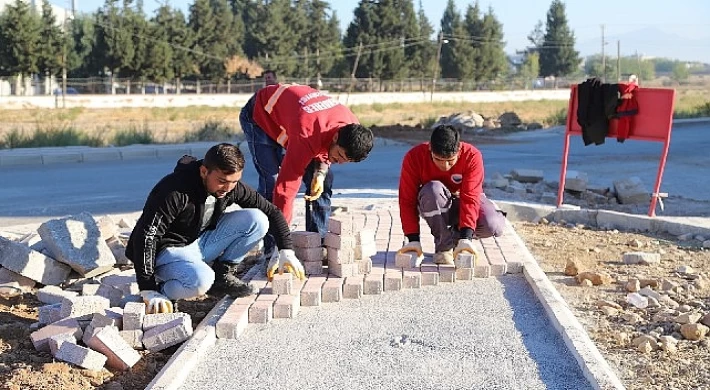 Menderes Belediyesi’nden ilçeye bin 600 metrekare yeni yeşil alan