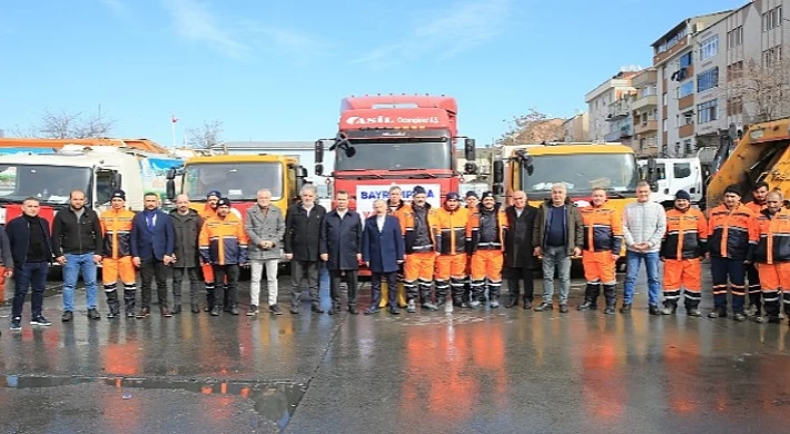 Bayrampaşa Belediyesi’nin temizlik ekibi ve araçları deprem bölgesinde