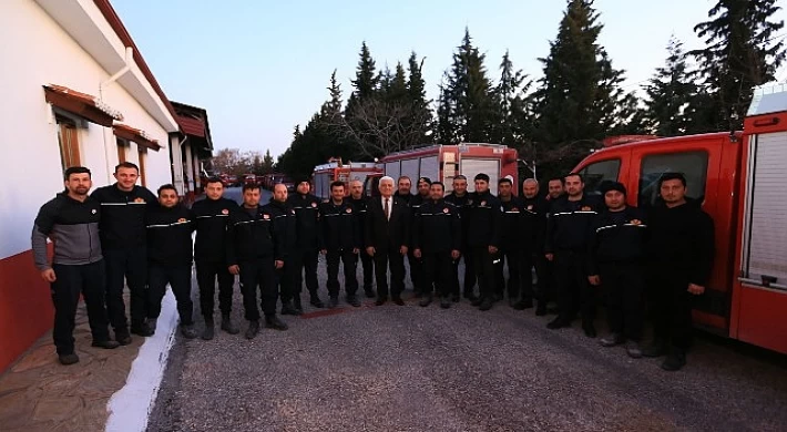 Deprem Kahramanları Anlattı; İlhan, “Cehennem Çukurundan Bir Hayatı Kurtarmanın Mutluluğu Anlatılamaz”