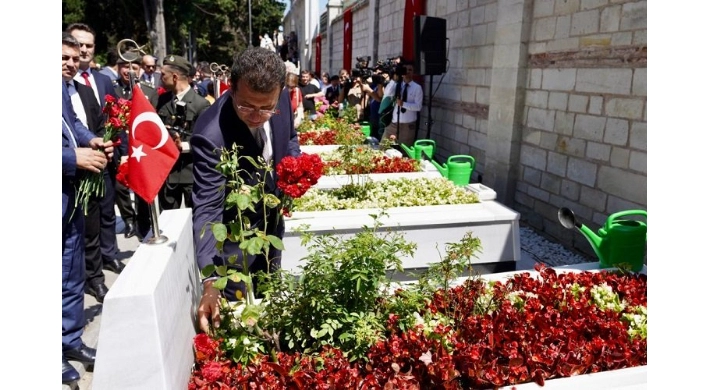 15 Temmuz Şehitleri İBB önünde anıldı