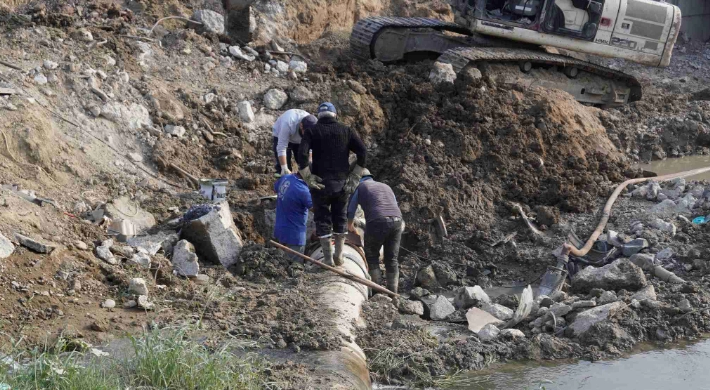 Değirmenköy'de gölet suyu borusu onarıldı