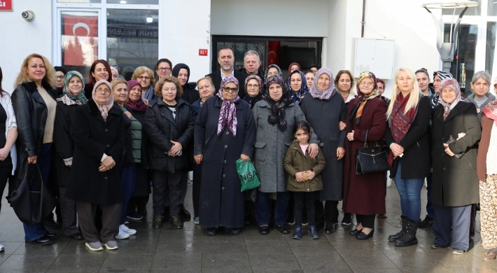 BAŞKAN YILMAZ: "HANIMEFENDİLERLE YOL YÜRÜYORUZ"