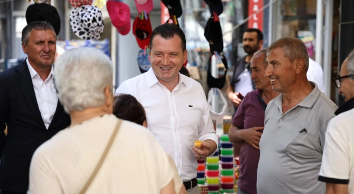 Başkan Balcıoğlu, Semt Pazarında Esnaf ve Vatandaşlarla Buluştu