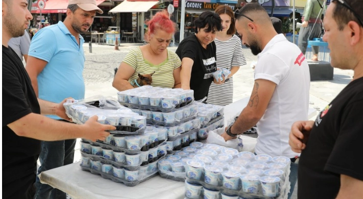 Silivri'nin Meşhur Yoğurdu Festivalde Ziyaretçilere İkram Edildi