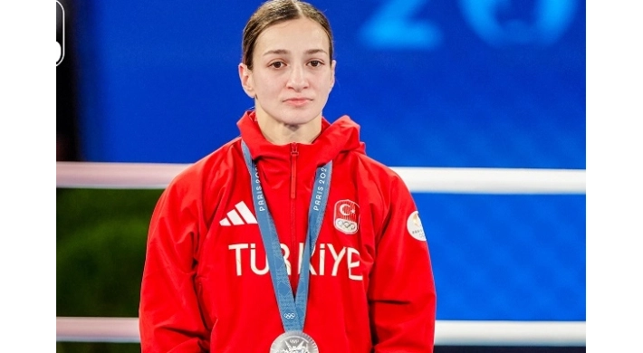 Buse Naz Çakıroğlu Olimpiyat ikincisi