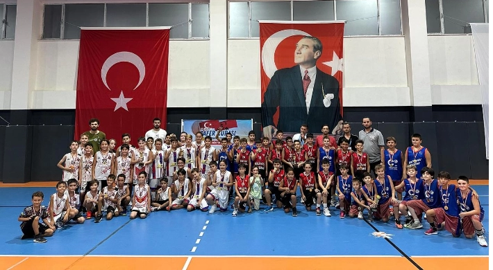 Silivri Belediyesi'nin 30 Ağustos Zafer Kupası Basketbol Turnuvası Tamamlandı