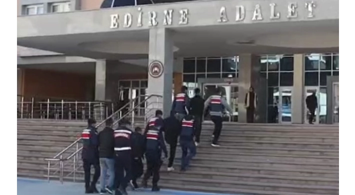 Edirne’de jandarma 5 göçmen organizatörü yakaladı