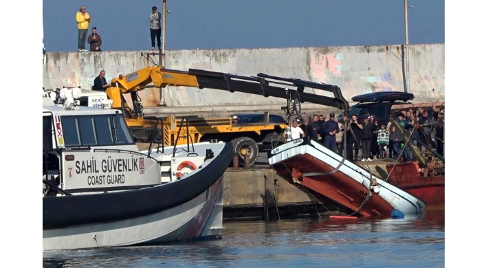 İstanbul Şile’deki deniz kazasında batan tekne çıkarıldı... Balıkçıdan halen haber yok!