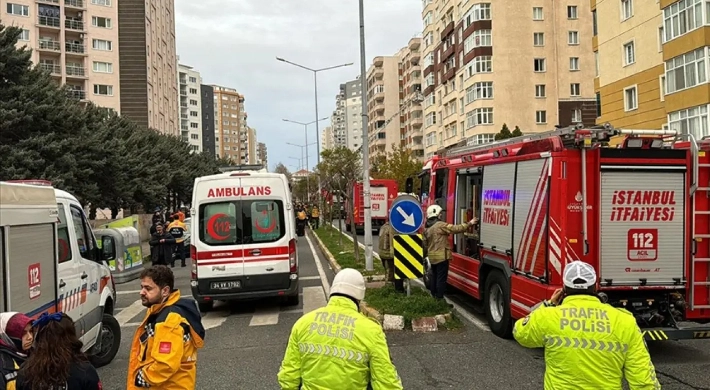 Vali Gül, Beylikdüzü'nde 14 Katlı Binada Meydana Gelen Patlamayı İnceledi