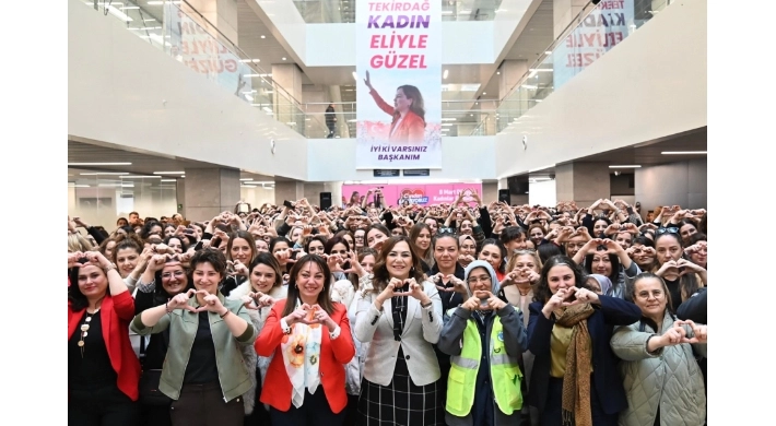 Günün en güzel fotoğraf karesi! “Kadınların elinin değdiği her yer güzelleşir”