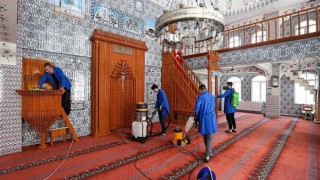 Buca’nın ibadethanelerinde kıyı bucak temizlik