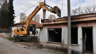 Tayakadın metruk binalardan temizleniyor