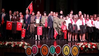 23 Nisan neşesi çocukların coşkusu ile başladı