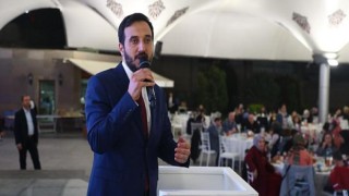 Bağcılar Belediye Başkanı Abdullah Özdemir, yetim çocuklarla iftar açtı