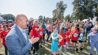 Başkan Soyer küçük sporcularla buluştu