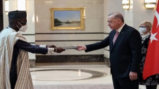 Büyükelçilerden Cumhurbaşkanı Erdoğan’a güven mektubu