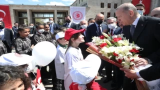 Cumhurbaşkanı Erdoğan çocuklarla buluştu