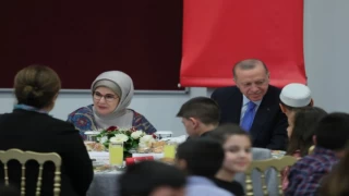 Cumhurbaşkanı Erdoğan, çocuklarla iftar yaptı