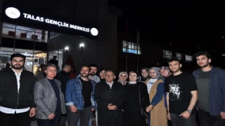 Memduh Büyükkılıç öğrencilerle sahur yaptı