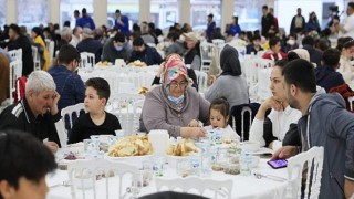 Ramazan’ın İlk İftarına Yoğun İlgi