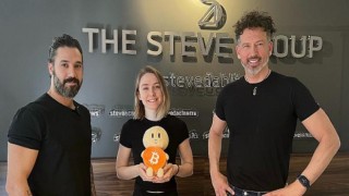 The Steve Group İlk Global Ortaklığını The Little HODLer’ın Yaratıcısı Lina Seiche İle Gerçekleştirdi