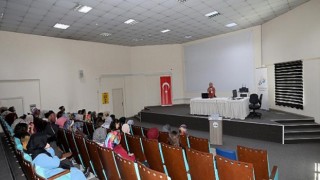 Van Büyükşehir’den ‘Bilinçli Medya Kullanımı’ Semineri