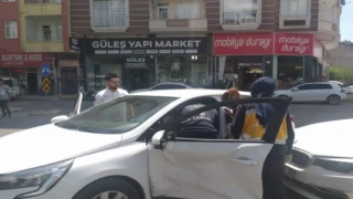 Adıyaman’da iki otomobil çarpıştı: 1 yaralı