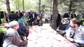 Bakan Yanık ’aile’ pikniğinde