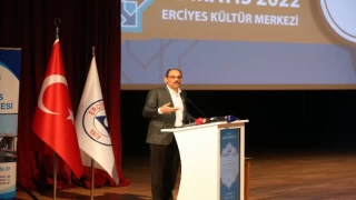 İbrahim Kalın Kayseri’de İlahiyat Zirvesi’nde konuştu